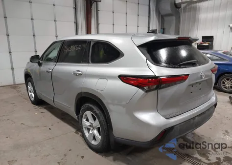 2022 Toyota Highlander Le z USA, uszkodzony, nr VIN 5TDBZRBH3NS191584